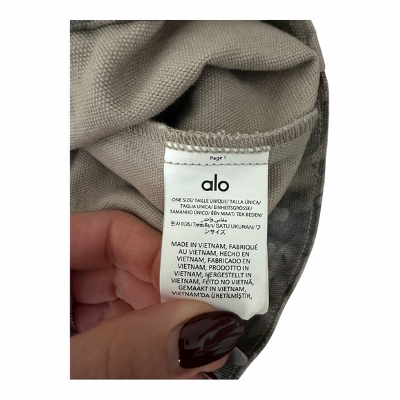 Alo Yoga® Iconic Shopper Tote Bag RARE Hard To Find Excellent Condition Archived - Picture 3 of 5